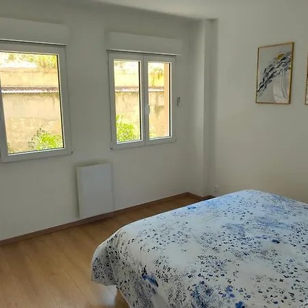 Neuf Centre Au Calme דירה מנטון