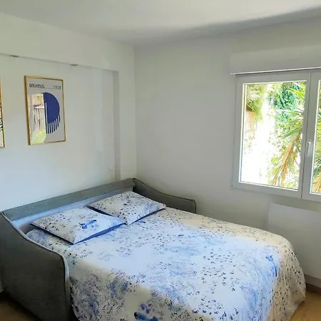 Neuf Centre Au Calme מנטון